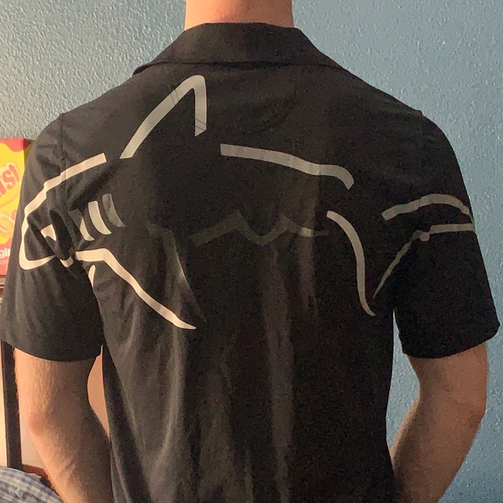 Greg Norman SHARK Play Dry 1/4 Zip polo - Picture 1 of 5